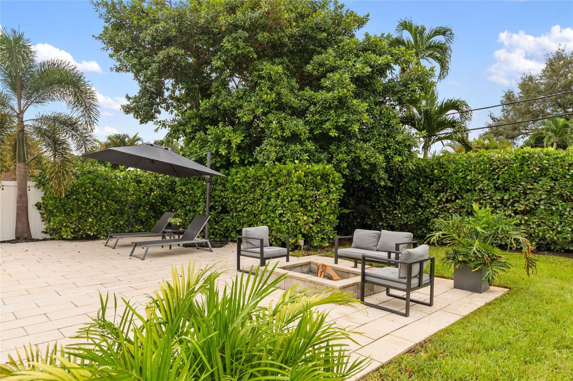 1080 E Country Club Circle, Plantation, FL 33317 Photo