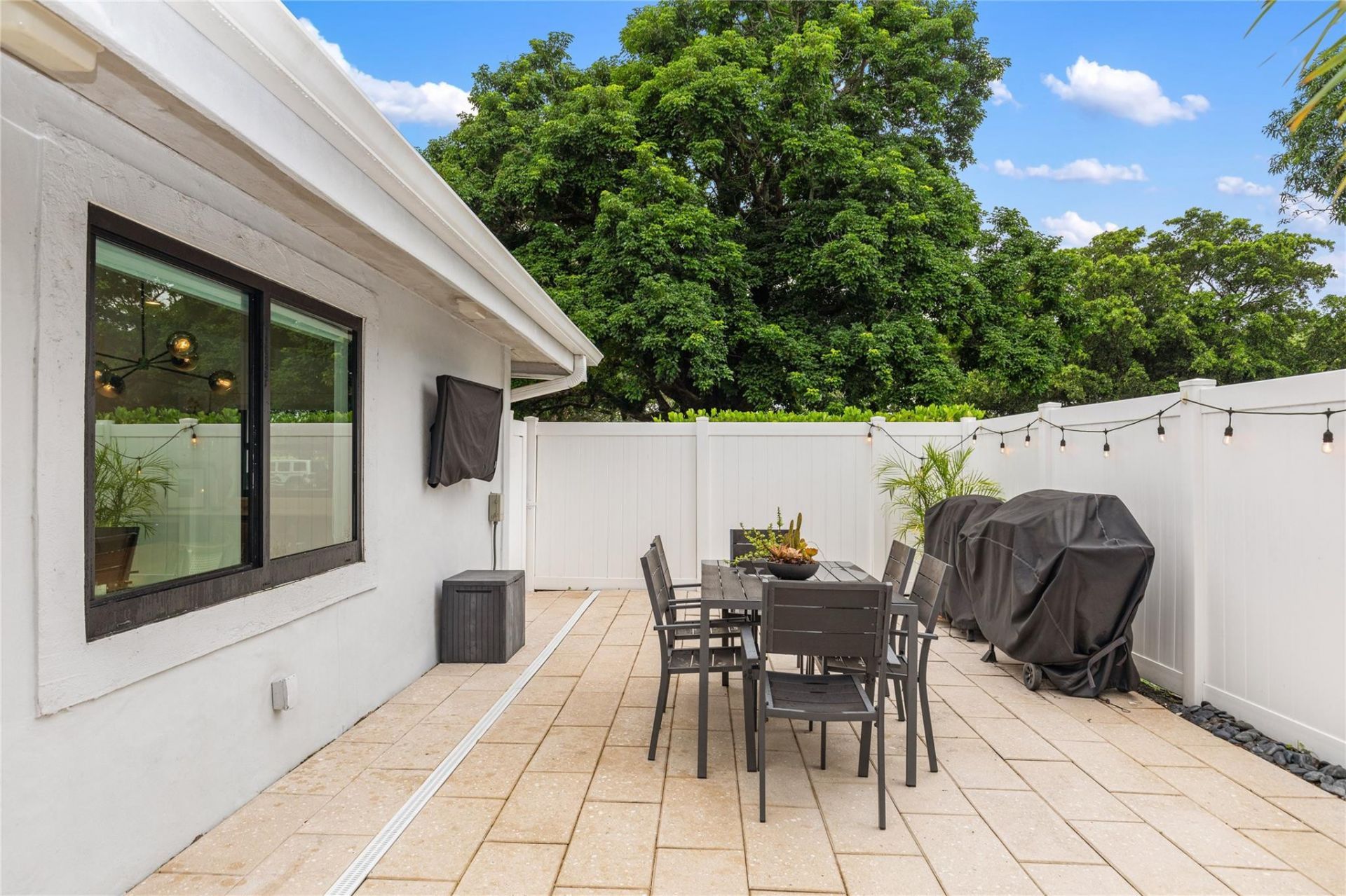 1080 E Country Club Circle, Plantation, FL 33317 Photo