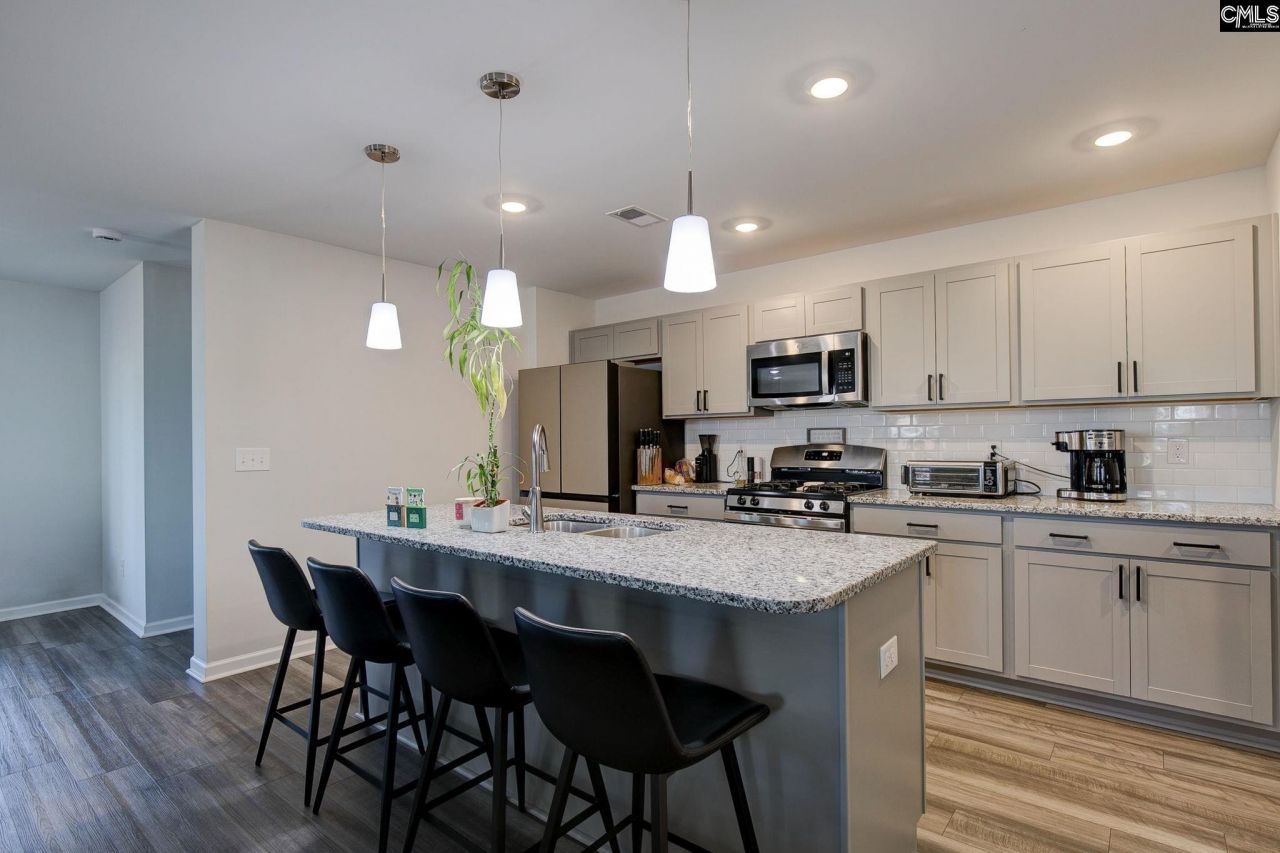 1000 Crescent Corner  Photo 10