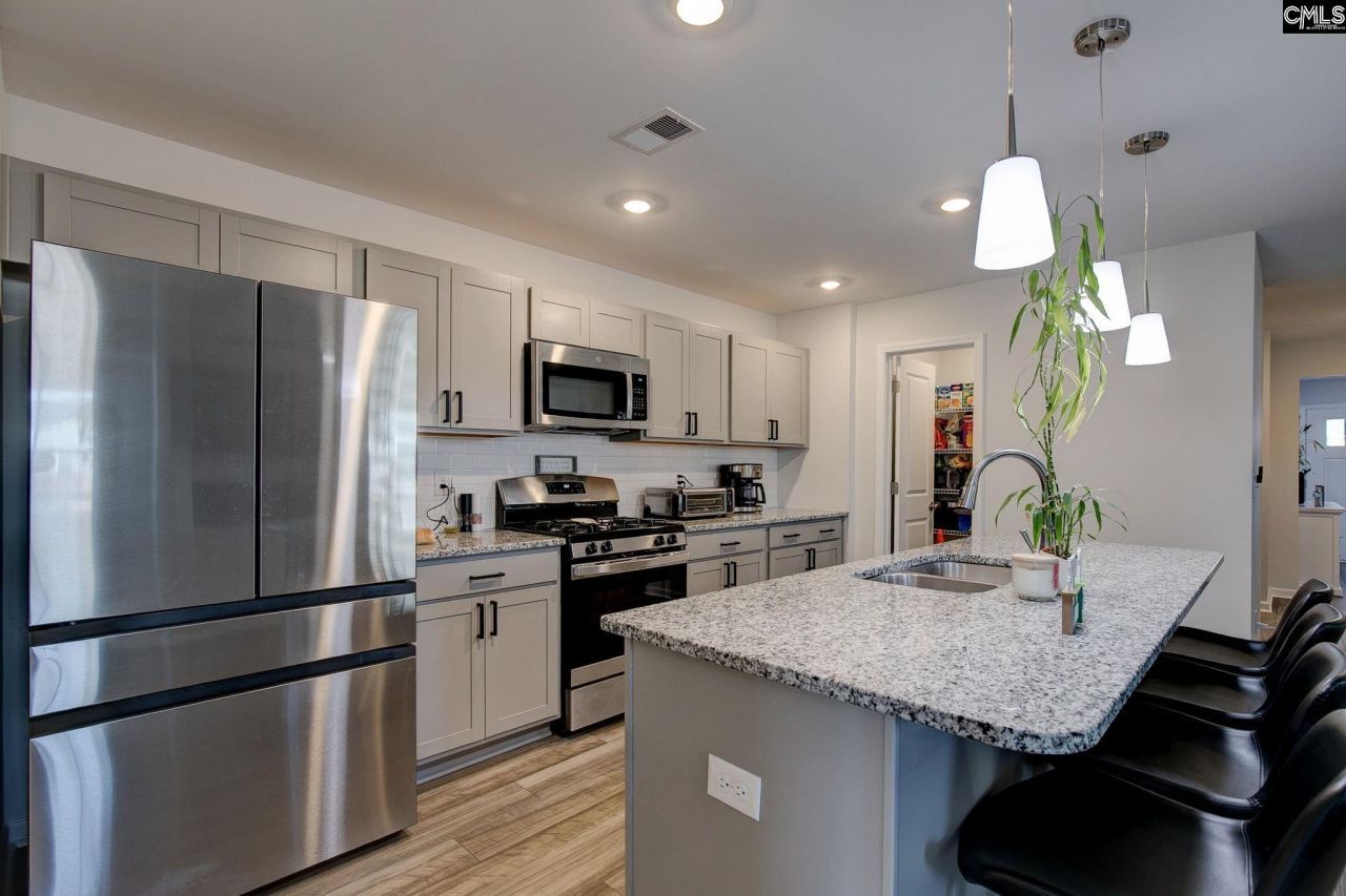 1000 Crescent Corner  Photo 12