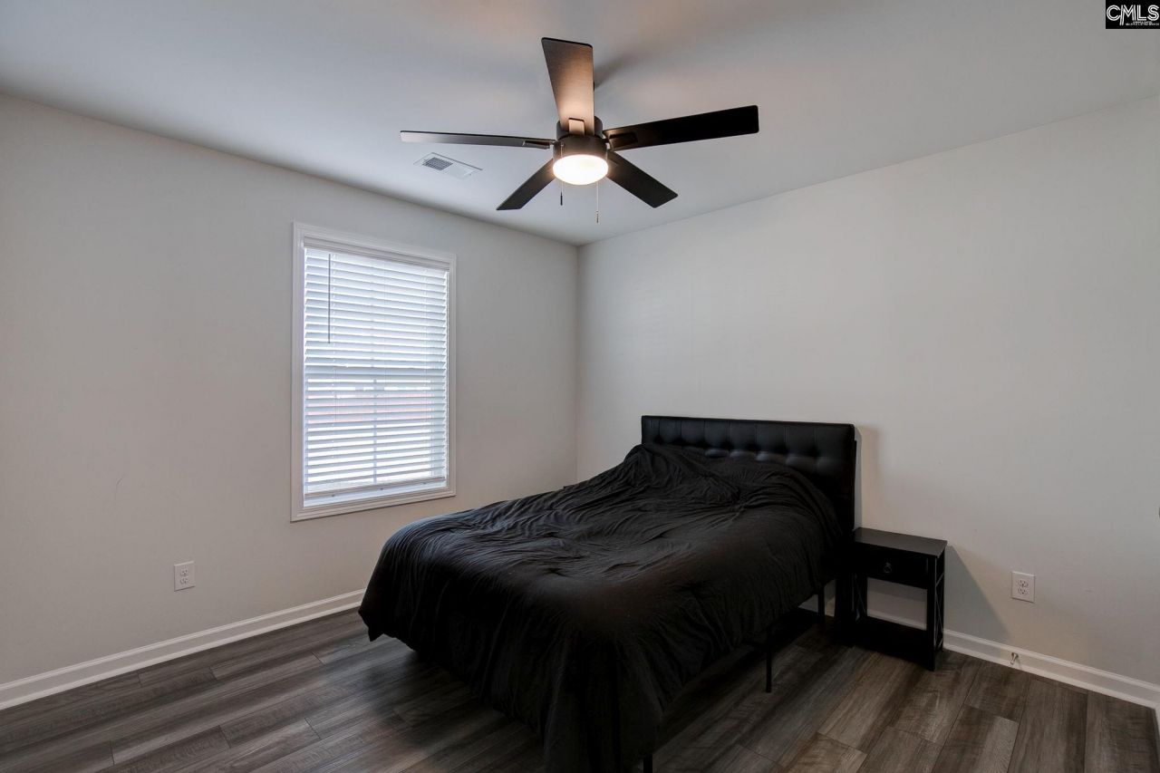 1000 Crescent Corner  Photo 15