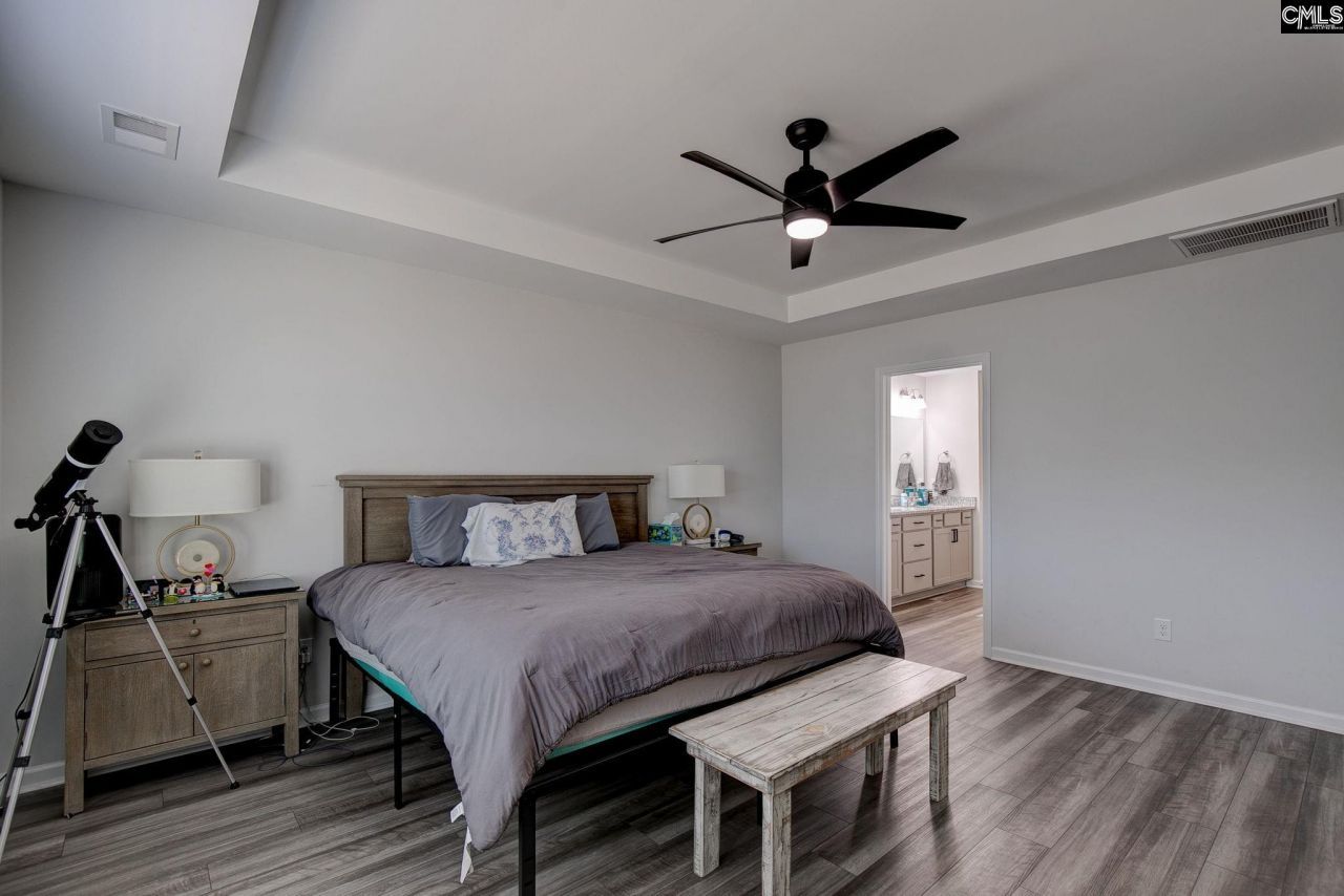 1000 Crescent Corner  Photo 21