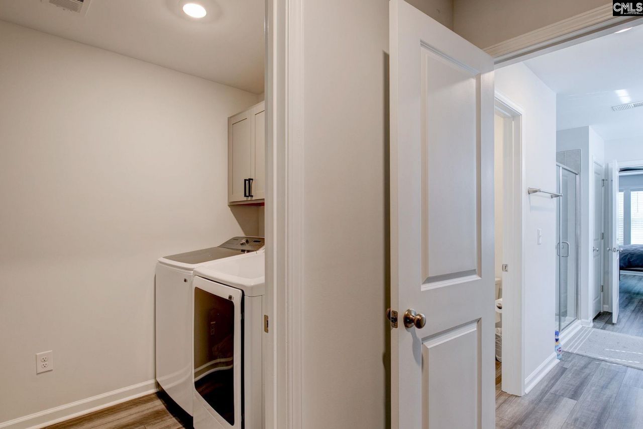 1000 Crescent Corner  Photo 26