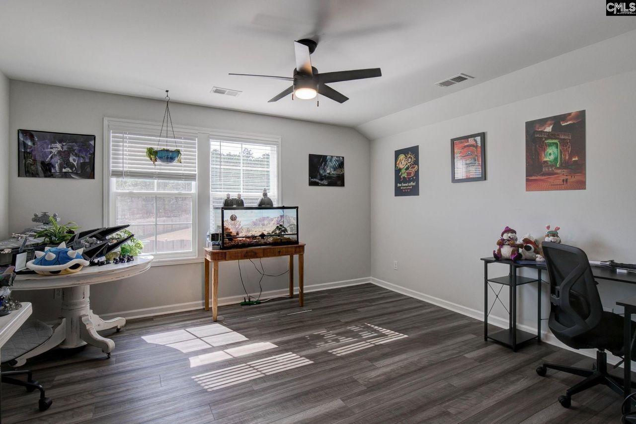 1000 Crescent Corner  Photo 28