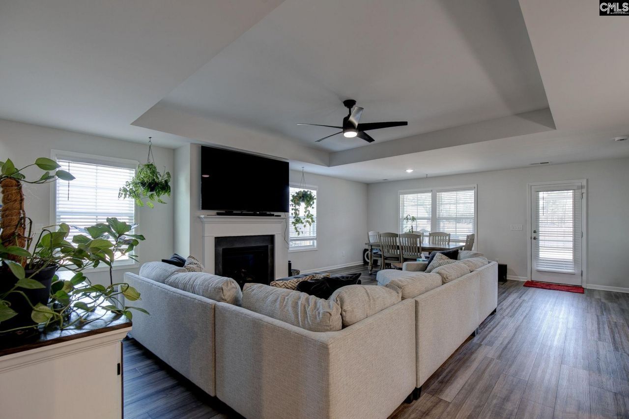 1000 Crescent Corner  Photo 5