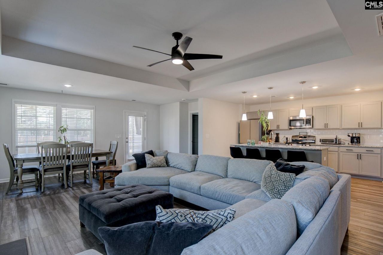 1000 Crescent Corner  Photo 8