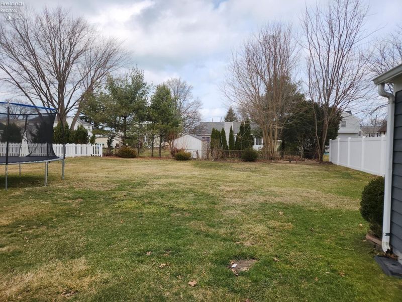 535 Wilbor Ave, Huron, OH 44839 Photo 92