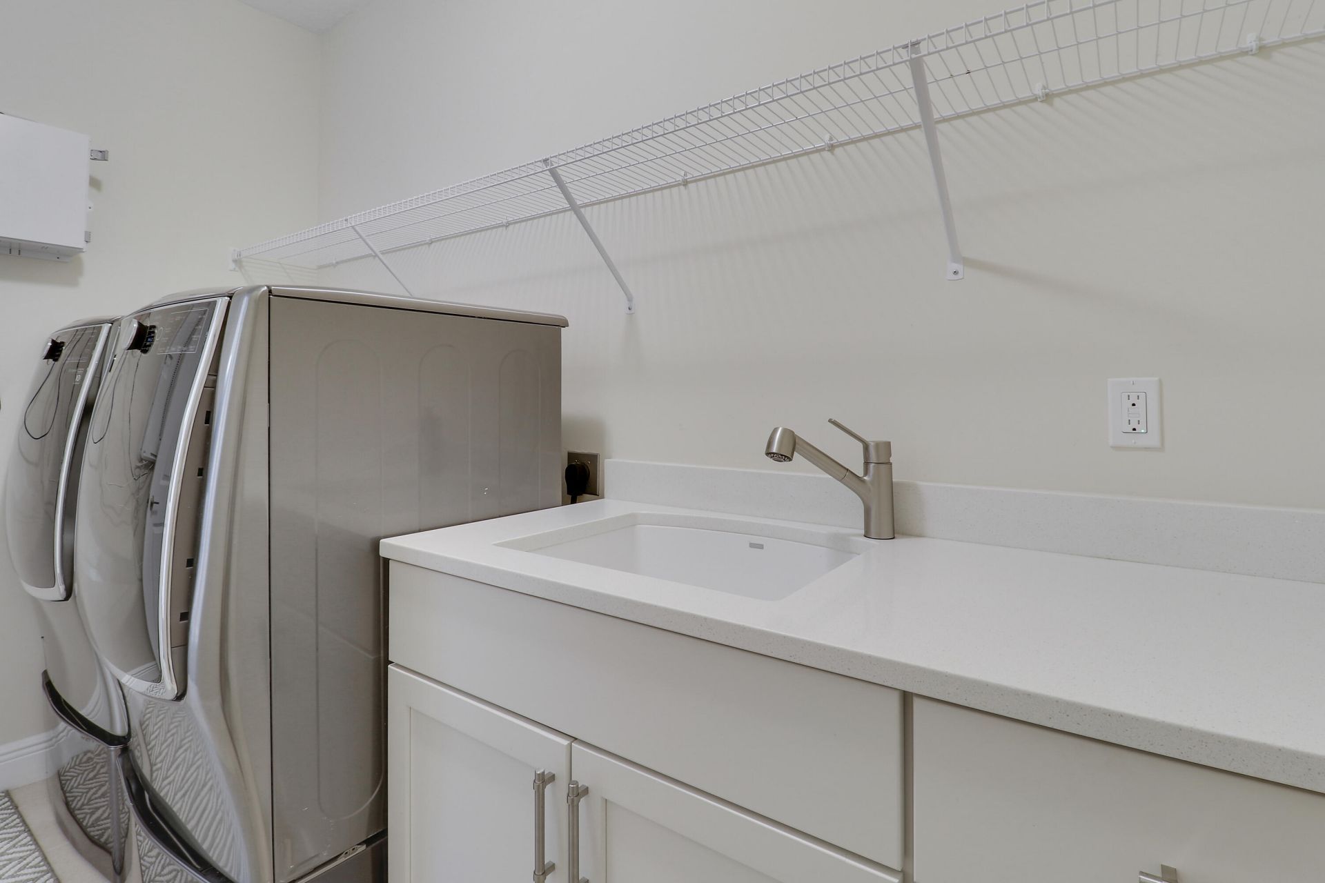 2475 NE Evinrude Circle, Jensen Beach, FL 34957 Photo