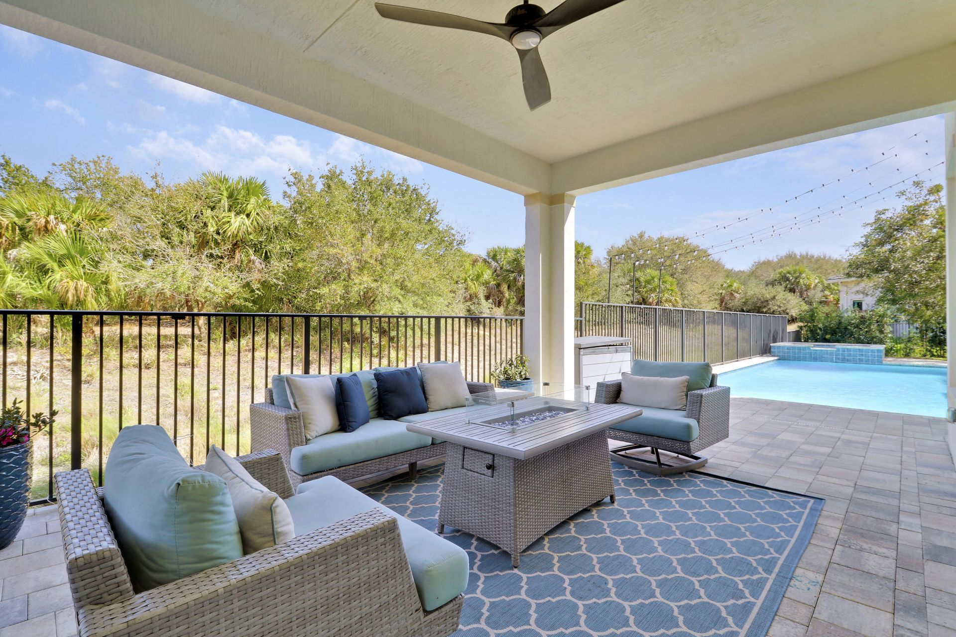 2475 NE Evinrude Circle, Jensen Beach, FL 34957 Photo