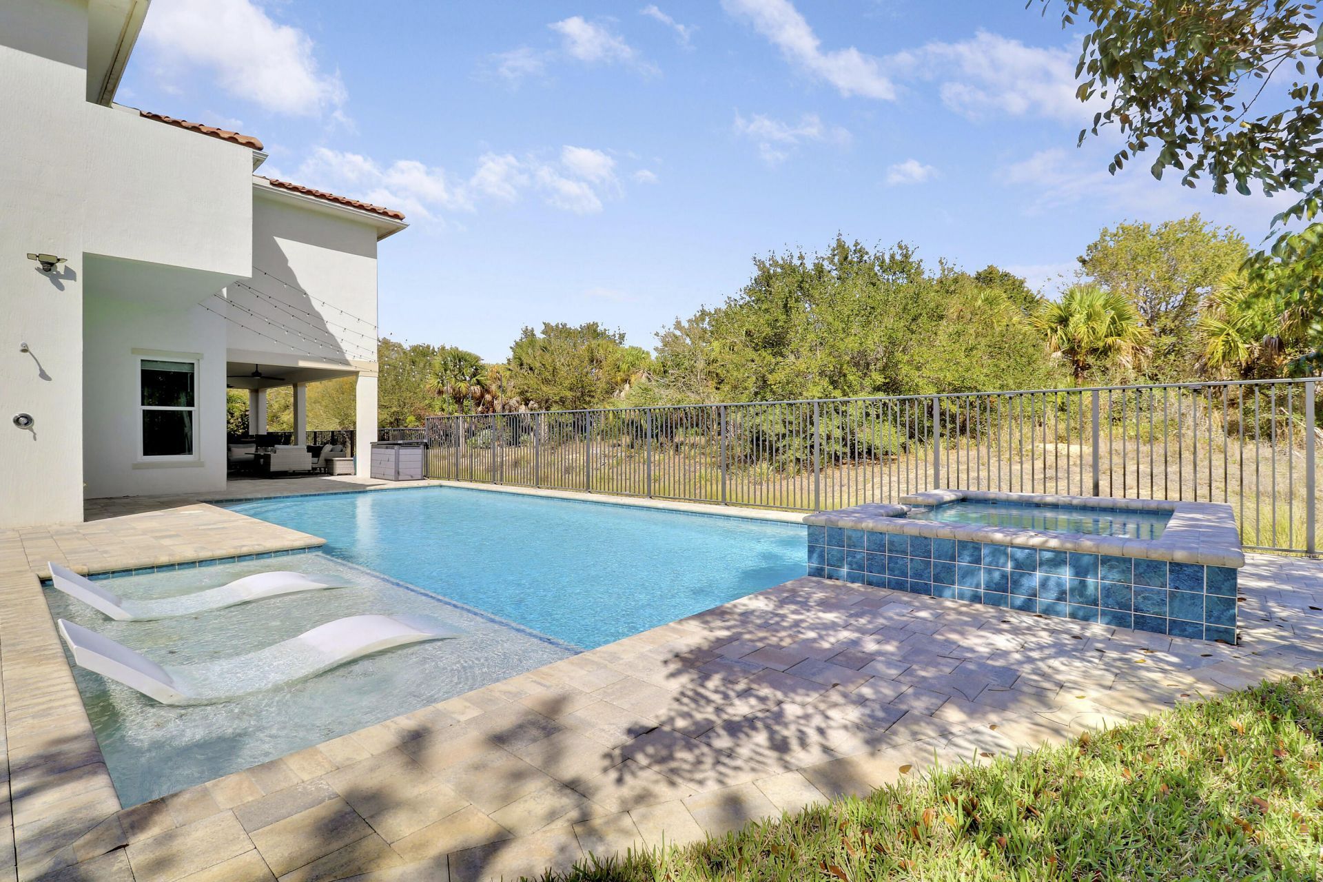 2475 NE Evinrude Circle, Jensen Beach, FL 34957 Photo