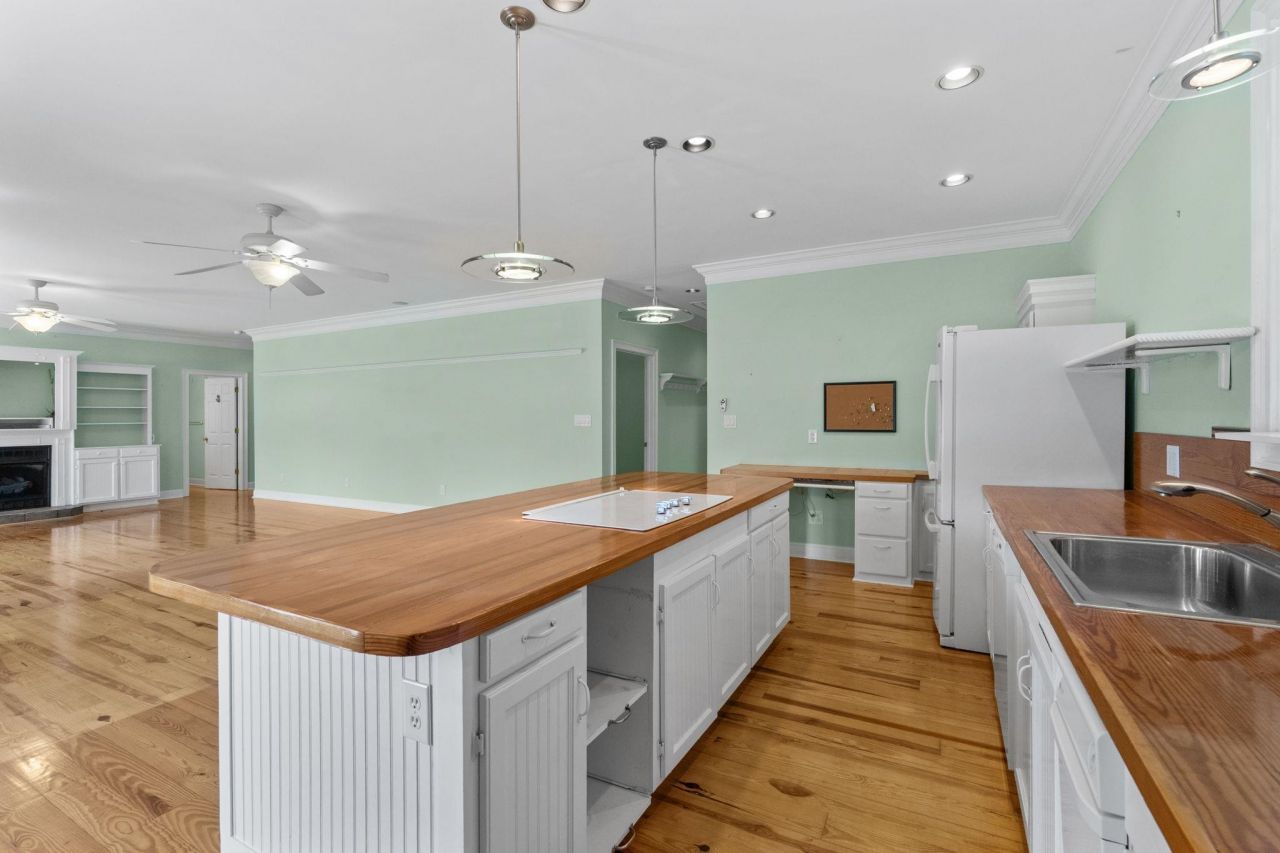 3926 Flagg St. Photo 14