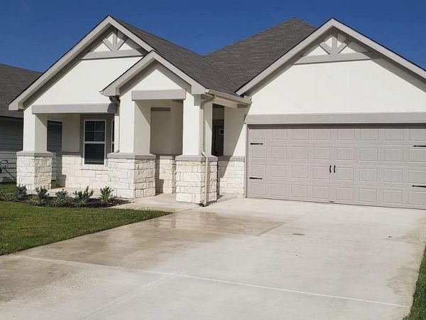 104 Bankside DR, Hutto, TX 78634