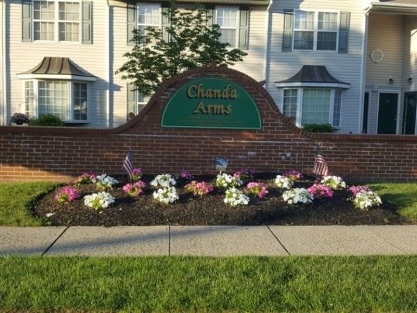 5 Chanda Ct, Clifton, NJ 07012