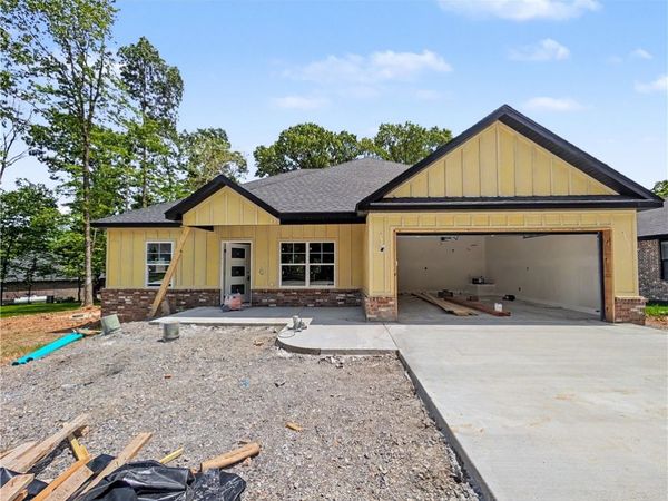 4 Bayloch Lane, Bella Vista, AR 72715