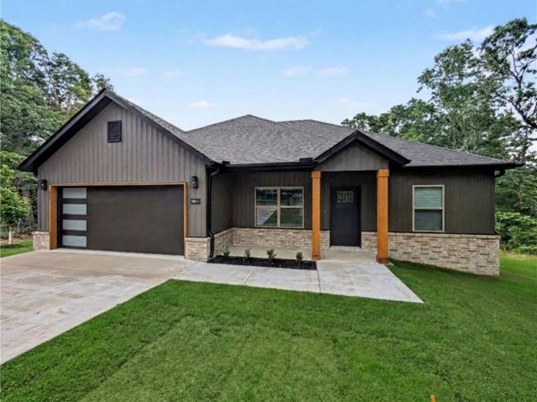 4 Bayloch Lane , Bella Vista, AR 72715