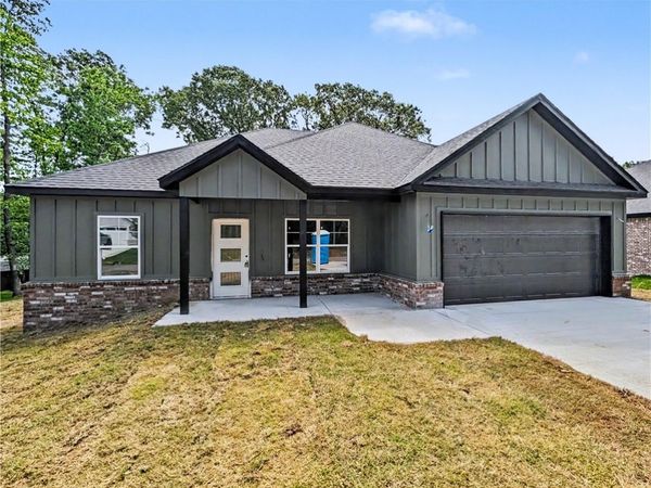 4 Bayloch Lane, Bella Vista, AR 72715