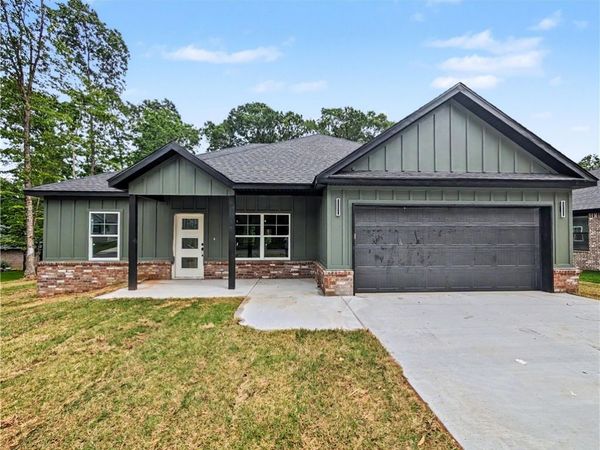 4 Bayloch Lane, Bella Vista, AR 72715