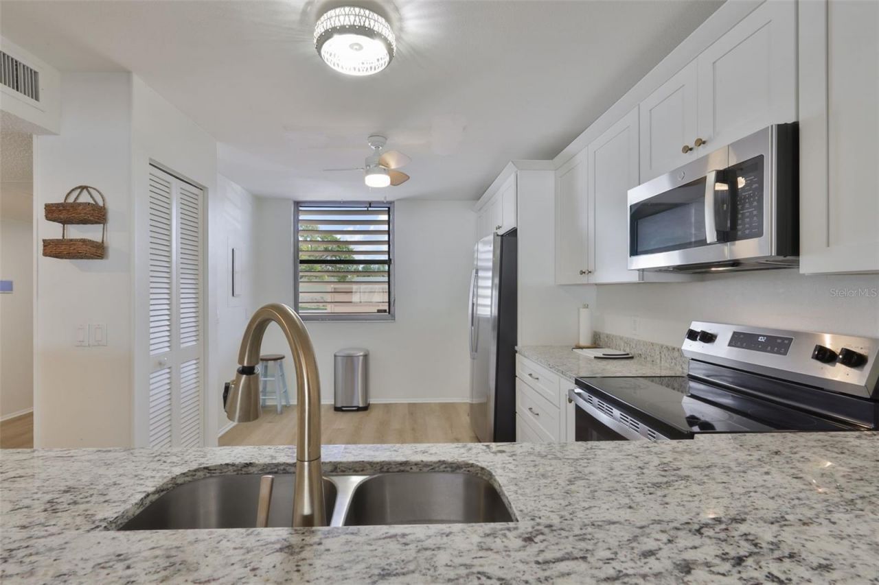 597 Lakeside Drive, Unit 597, Bradenton, FL 34210 Photo