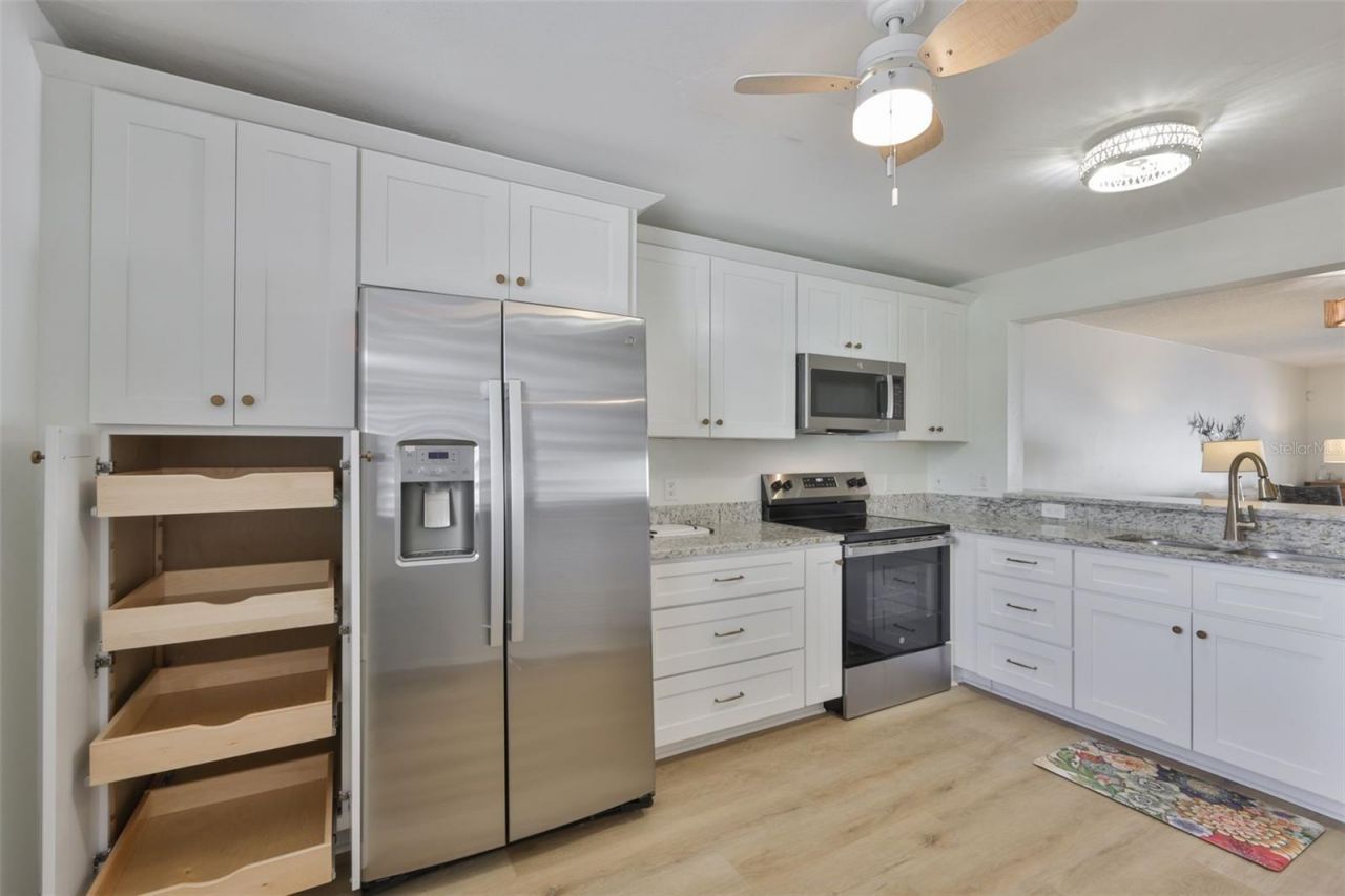 597 Lakeside Drive, Unit 597, Bradenton, FL 34210 Photo