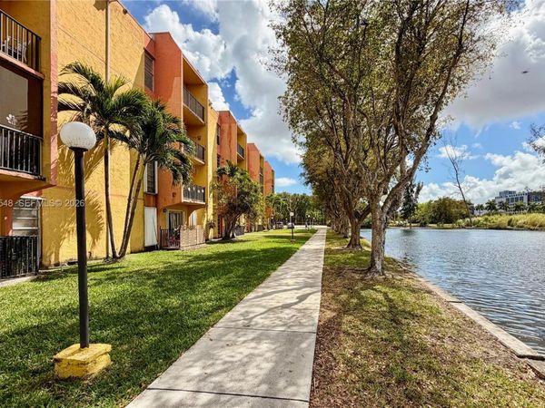 4803 NW 7th St, Unit 105-14, Miami, FL 33126
