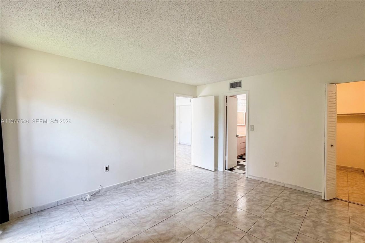 4803 NW 7th St, Unit 105-14, Miami, FL 33126 Photo