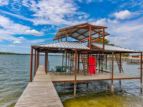 78 Park Lane , Gainesville, TX 76240