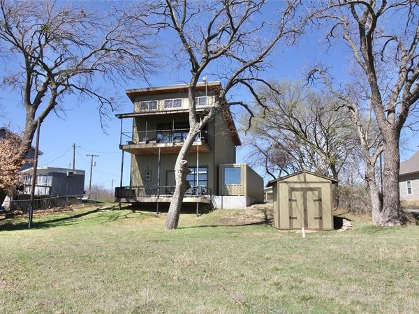 78 Park Lane, Gainesville, TX 76240