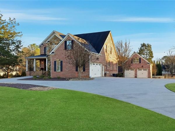 18 Starlight Drive NW, Cartersville, GA 30121