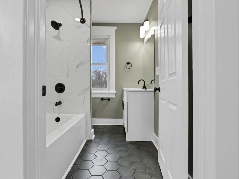 346 W Main Street , Newark, OH 43055 Photo 14