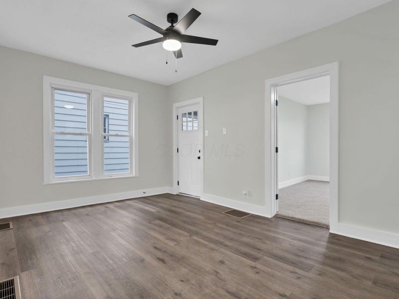 346 W Main Street , Newark, OH 43055 Photo 3