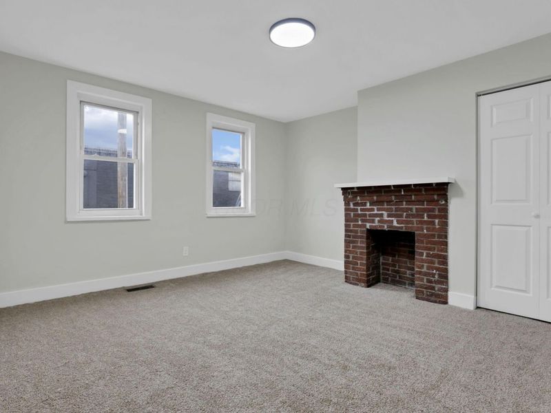 346 W Main Street , Newark, OH 43055 Photo 4