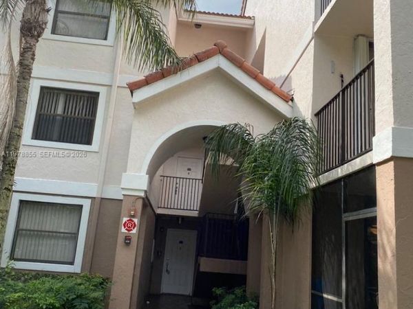 10105 W Sunrise Blvd , Unit 201, Plantation, FL 33322