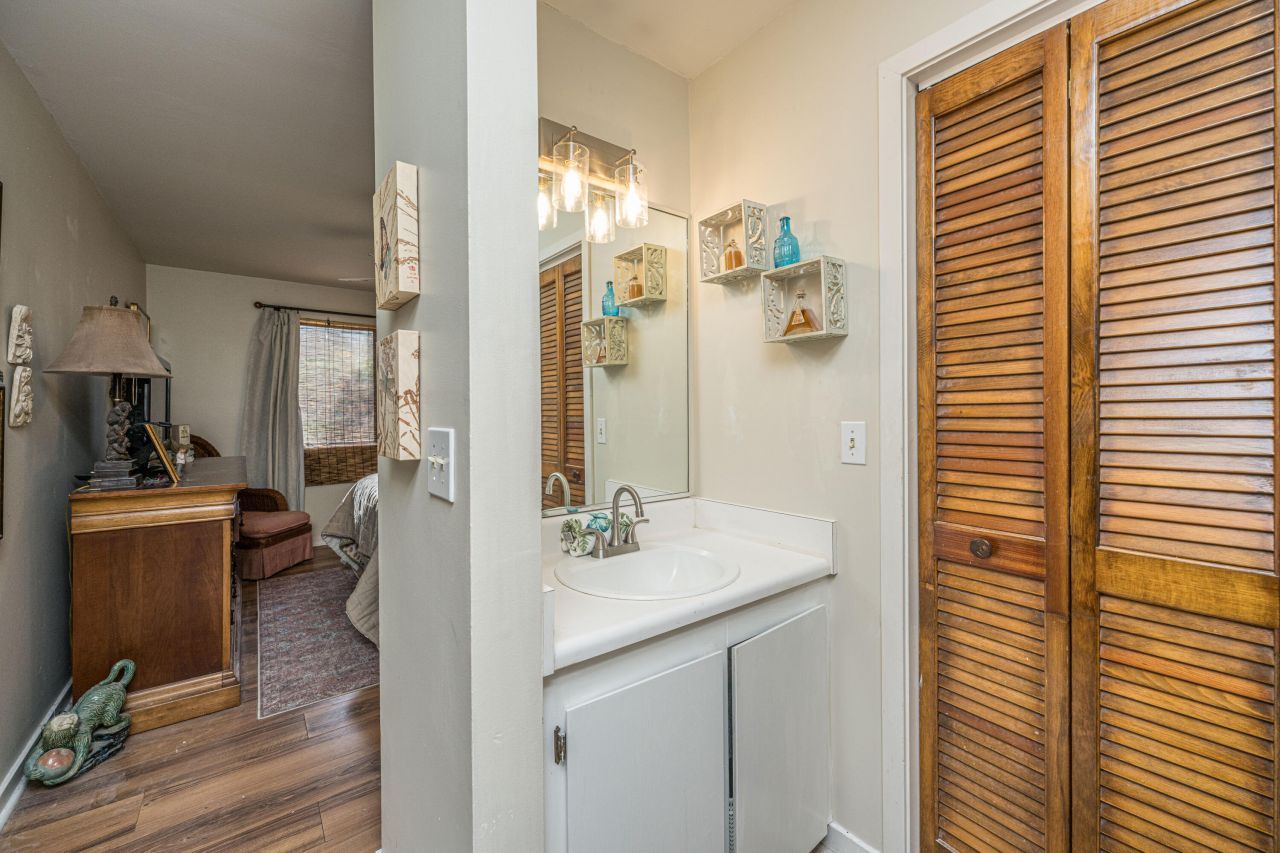 2770 Jobee Drive Drive Photo 8