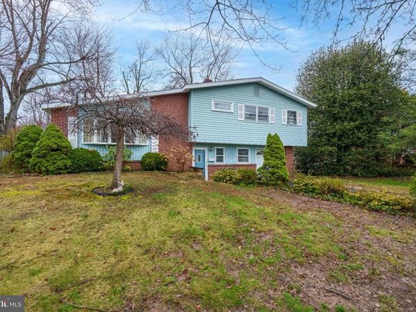 2407 MCCAWBER DRIVE, WILMINGTON, DE 19808