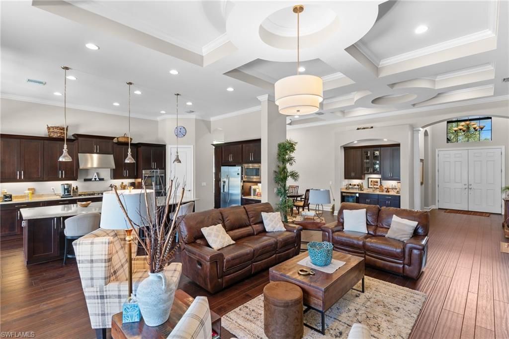 9012 Sorreno Ct, Naples, FL 34119 Photo