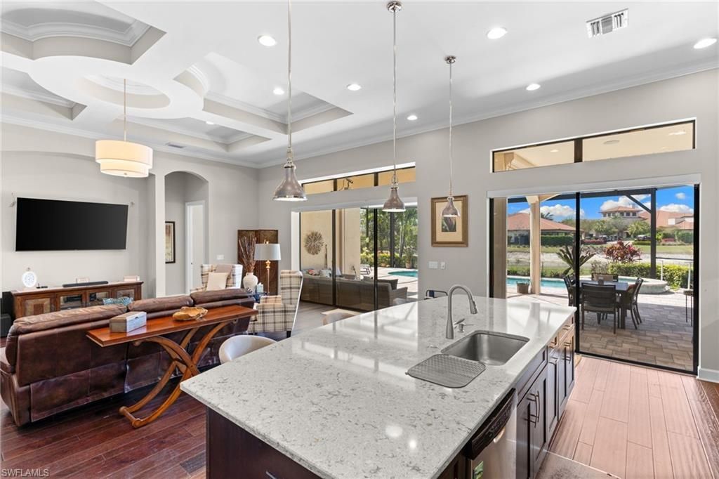 9012 Sorreno Ct, Naples, FL 34119 Photo