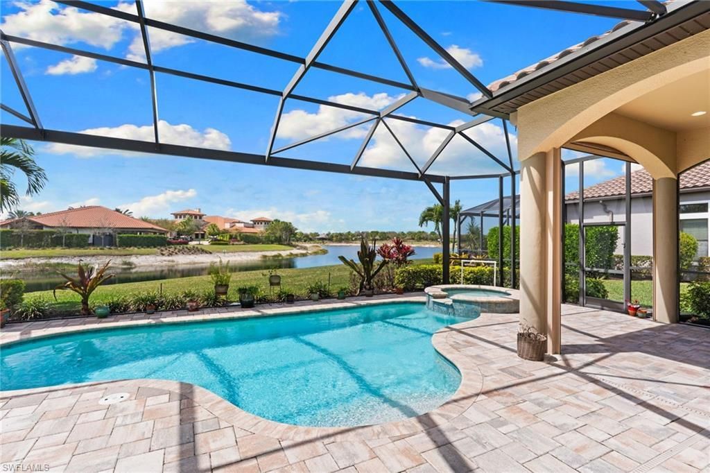 9012 Sorreno Ct, Naples, FL 34119 Photo