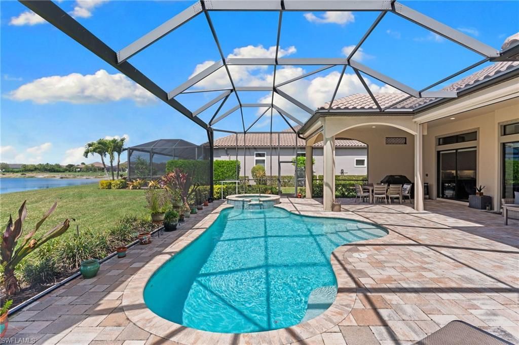 9012 Sorreno Ct, Naples, FL 34119 Photo