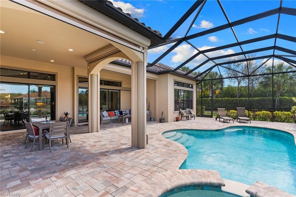 9012 Sorreno Ct, Naples, FL 34119 Photo