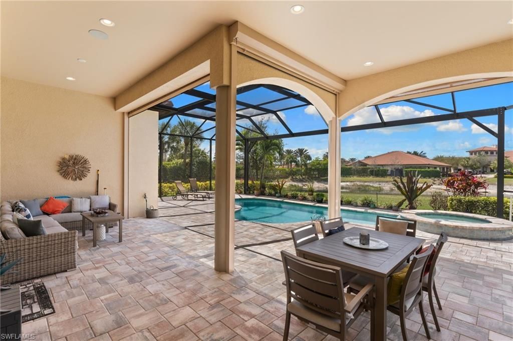 9012 Sorreno Ct, Naples, FL 34119 Photo