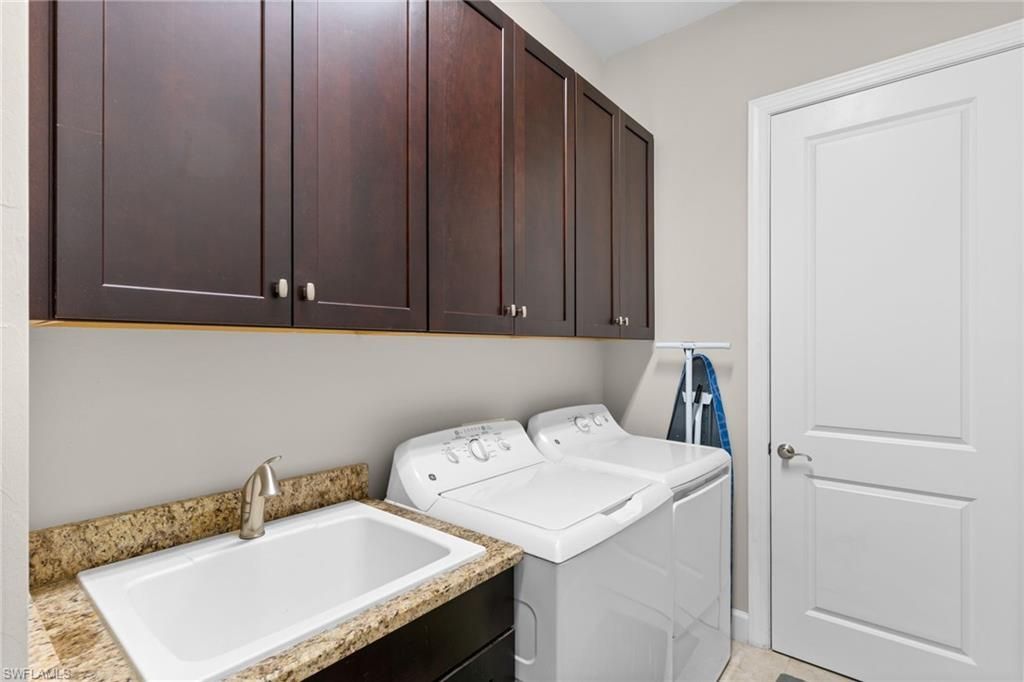 9012 Sorreno Ct, Naples, FL 34119 Photo