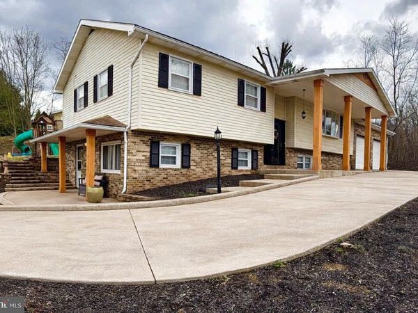 15 HIGHLAND CIRCLE, ETTERS, PA 17319