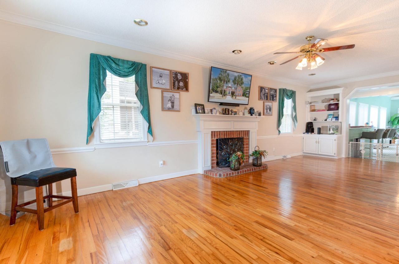 2445 Vaucluse Road Photo 10