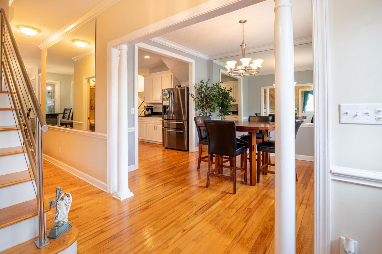 2445 Vaucluse Road Photo 6