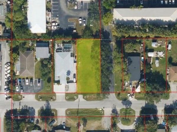 2531 Linwood AVE, NAPLES, FL 34112