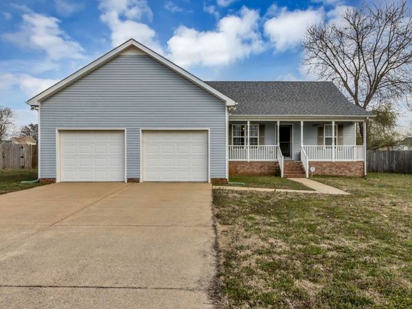 490 Stones River Ln, Murfreesboro, TN 37128