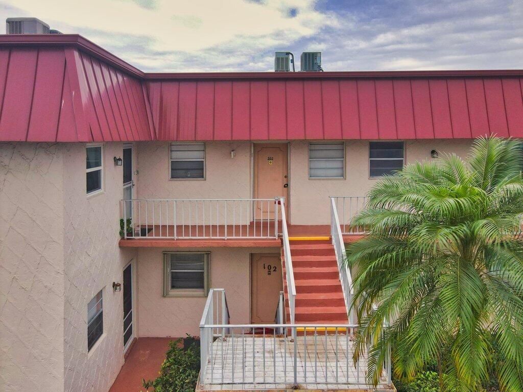 12026 Greenway Circle S, Unit 202, Royal Palm Beach, FL 33411 Photo