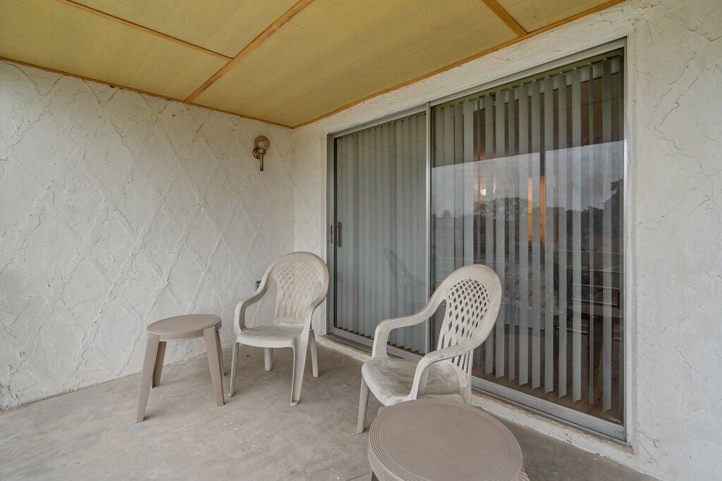 12026 Greenway Circle S, Unit 202, Royal Palm Beach, FL 33411 Photo