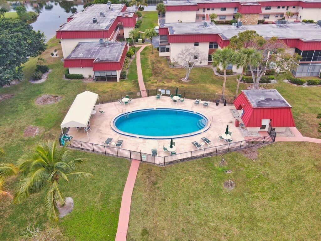 12026 Greenway Circle S, Unit 202, Royal Palm Beach, FL 33411 Photo
