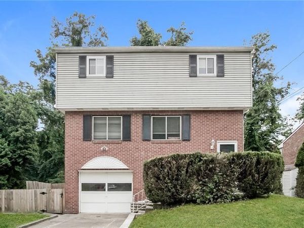247 GOLDEN GATE DR, Verona, PA 15147